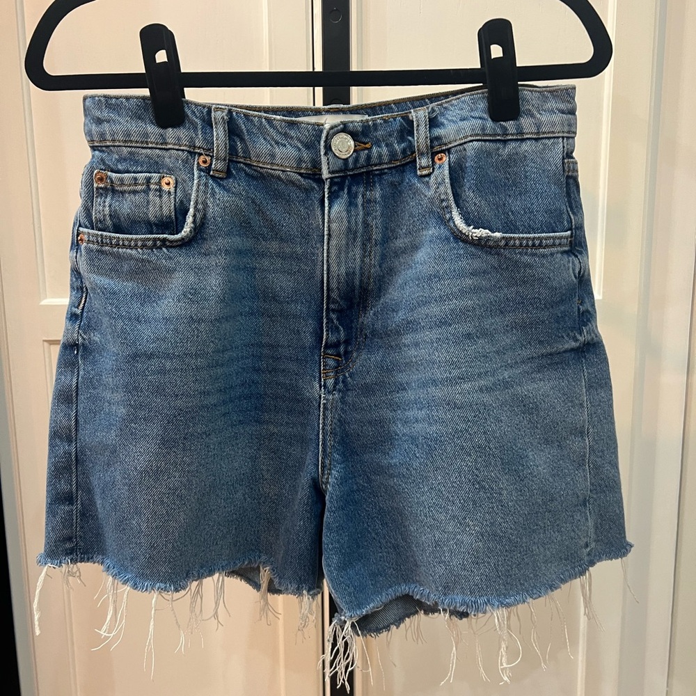 Zara 90’s Bermuda Shorts